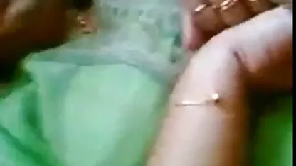 सेक्स मशीन के साथ सेक्सी एचडी मूवी हिंदी में मज़ा है