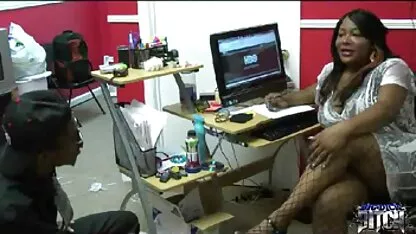 क्या अपने गधे पर एचडी में सेक्सी मूवी एक नज़र रखना!