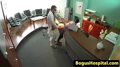 सेक्सी सबरीना उसे बिल्ली गीला के साथ खेलते हैं । हॉलीवुड सेक्सी एचडी